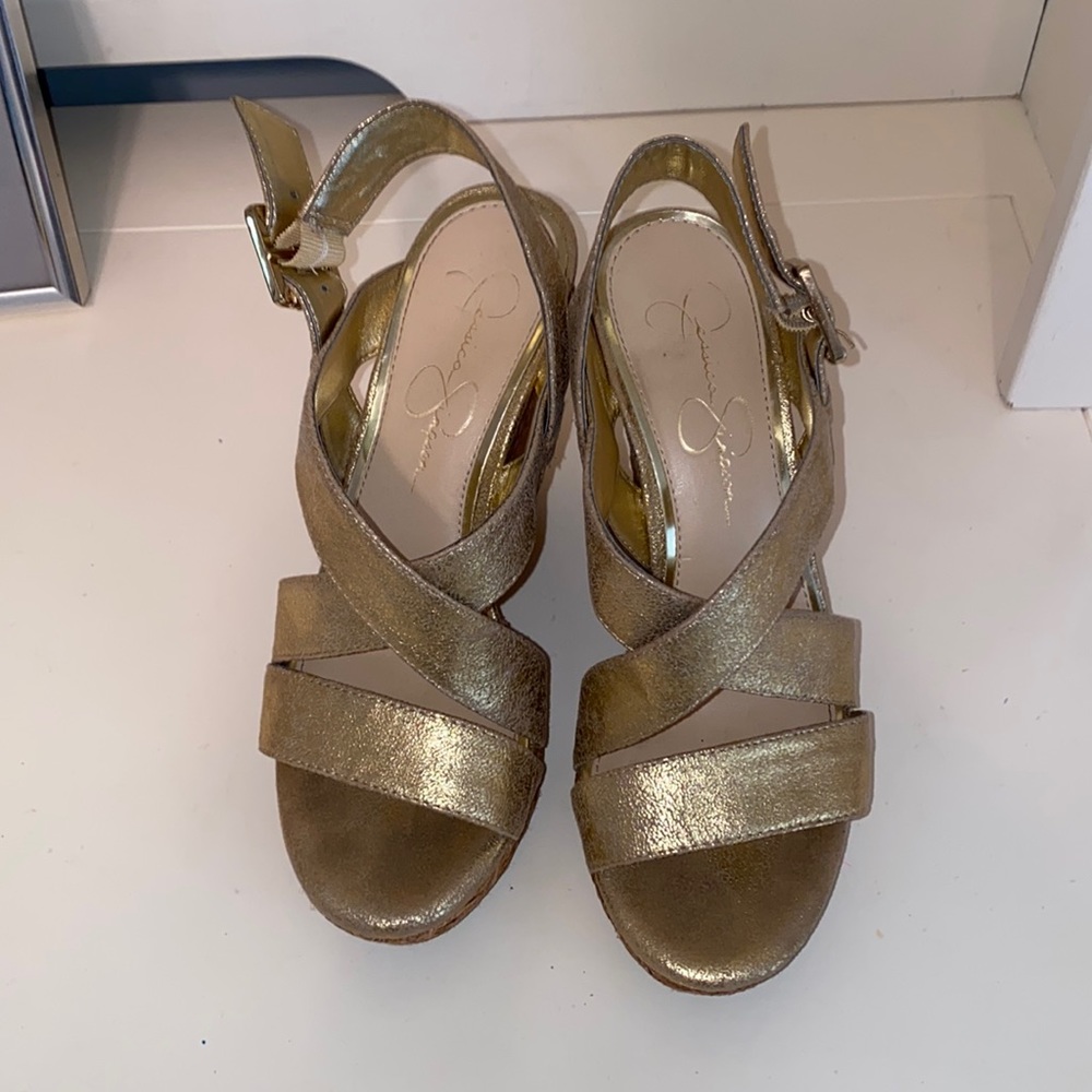 Jessica Simpson Size 8 Gold Wedges